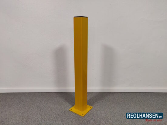 Pullert 100x100x1000 mm med centreret fod – stål